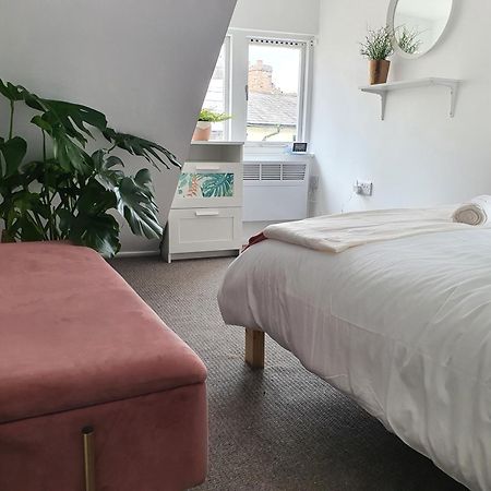 Grade I Listed Luxury Apartment In Hertfordshire Уеър Стая снимка