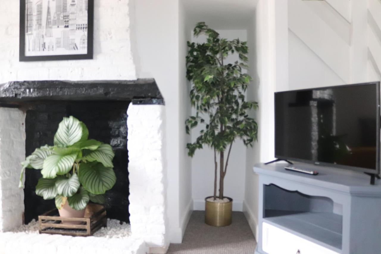 Grade I Listed Luxury Apartment In Hertfordshire Уеър Екстериор снимка